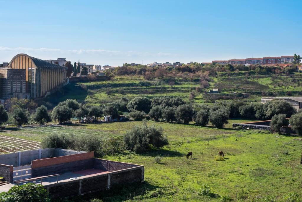 Top Floor Apartment Near Historic Fortino Catania Esterno foto